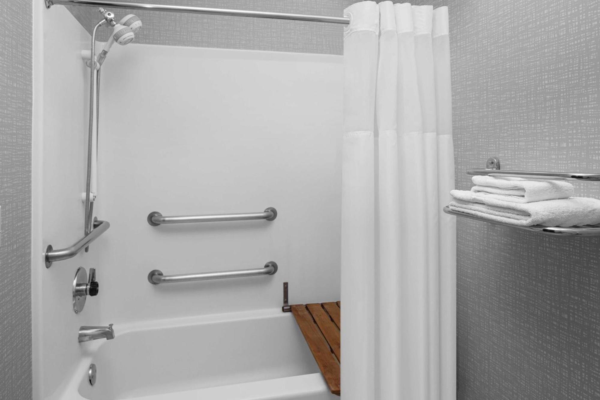 Hampton - Biltmore 3*